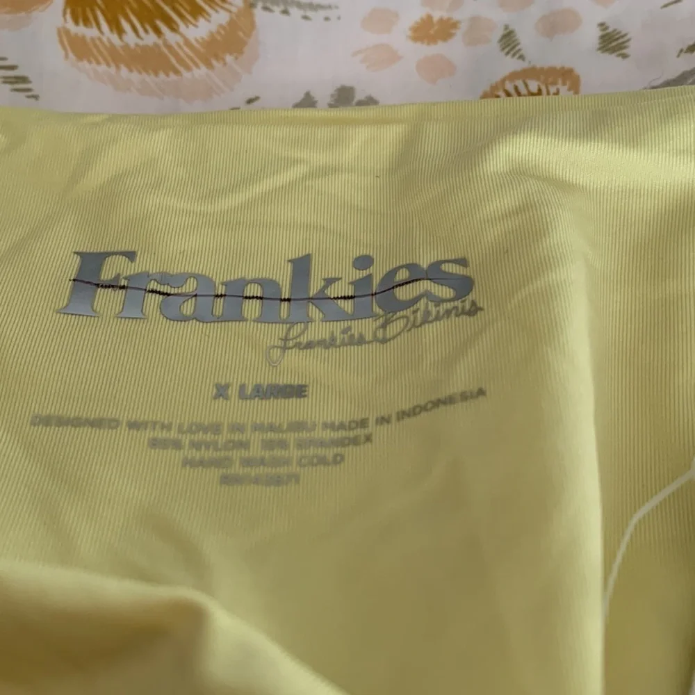 Frankies bikinis “Giselle” bottoms in daffodil xl tags attached